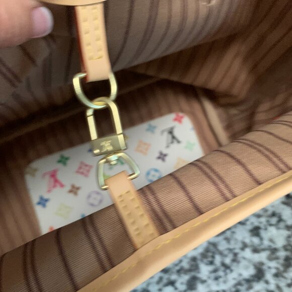 Oversized Tote - Picture 5 of 8